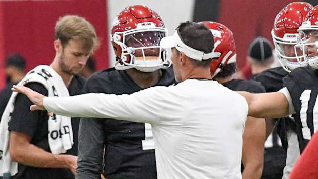 Razorbacks quarterback KJ Jefferson listening to new offensive coordinator Dan Enos